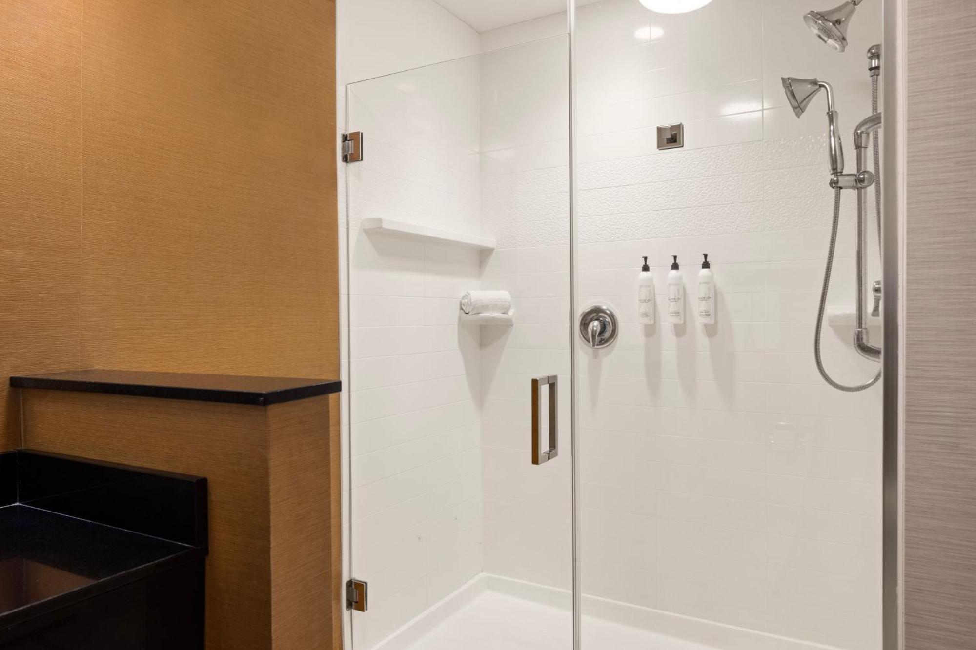 Hotel Fairfield & By Marriott Cedar Falls Waterloo