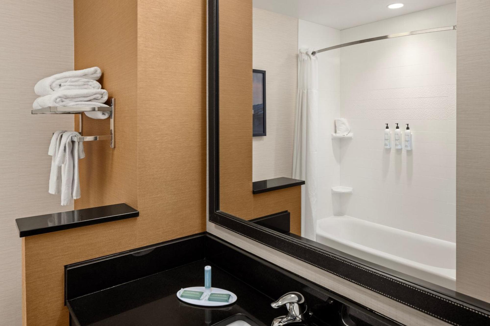 Fairfield & By Marriott Cedar Falls Hotel Waterloo