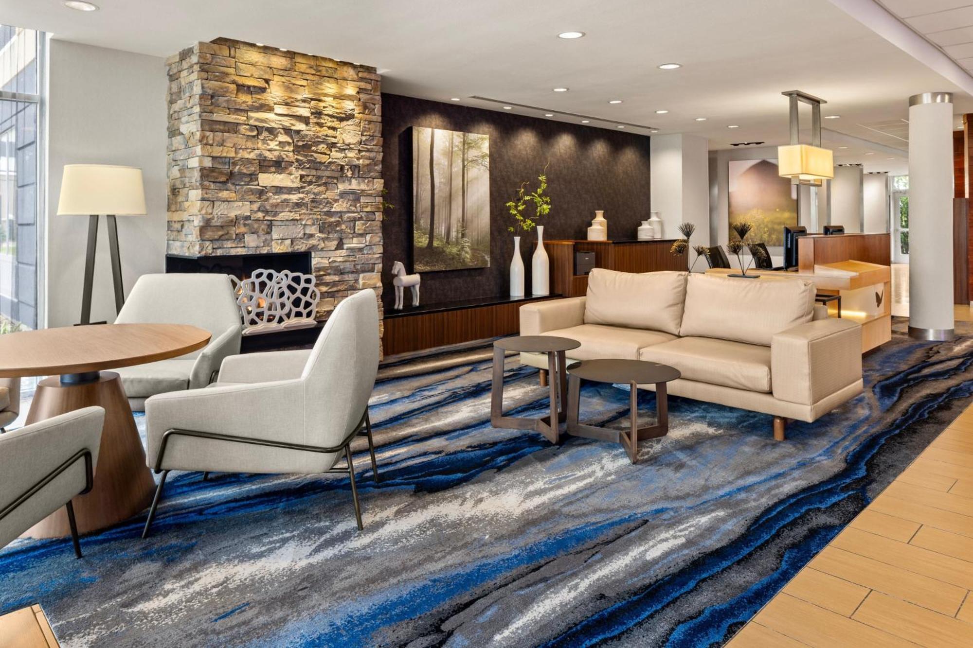 Fairfield & By Marriott Cedar Falls 3*